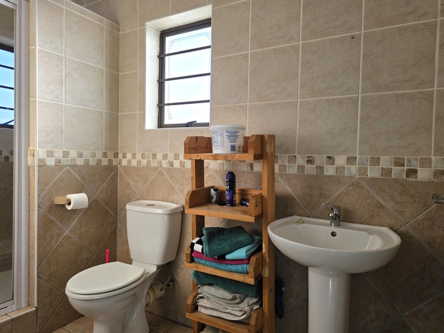 3 Bedroom Property for Sale in Wavecrest Eastern Cape